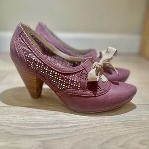 Hinge brand purple heel booties